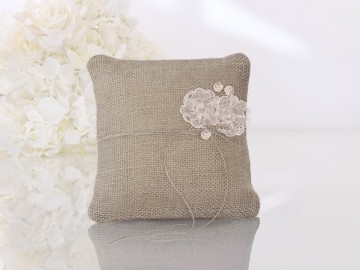 Ringkussen jutte met roosjes