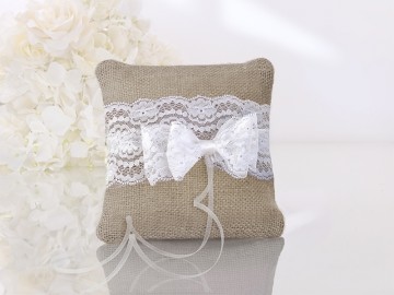 Ringkussen kant met strik